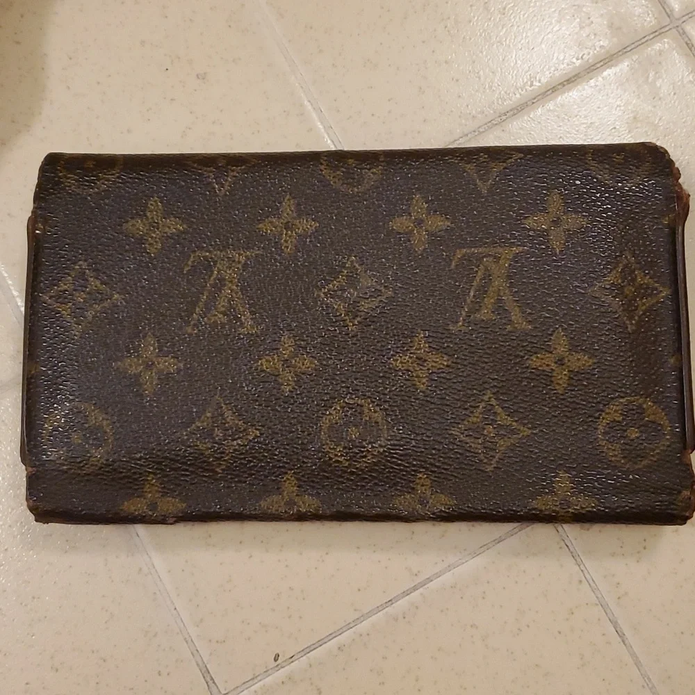 Louis Vuitton LV wallet brown
